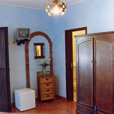 Apartment Sweet & *